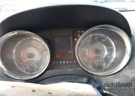 2014 Chrysler Town & Country Touring z USA, uszkodzony, nr VIN 2C4RC1BG4ER440640